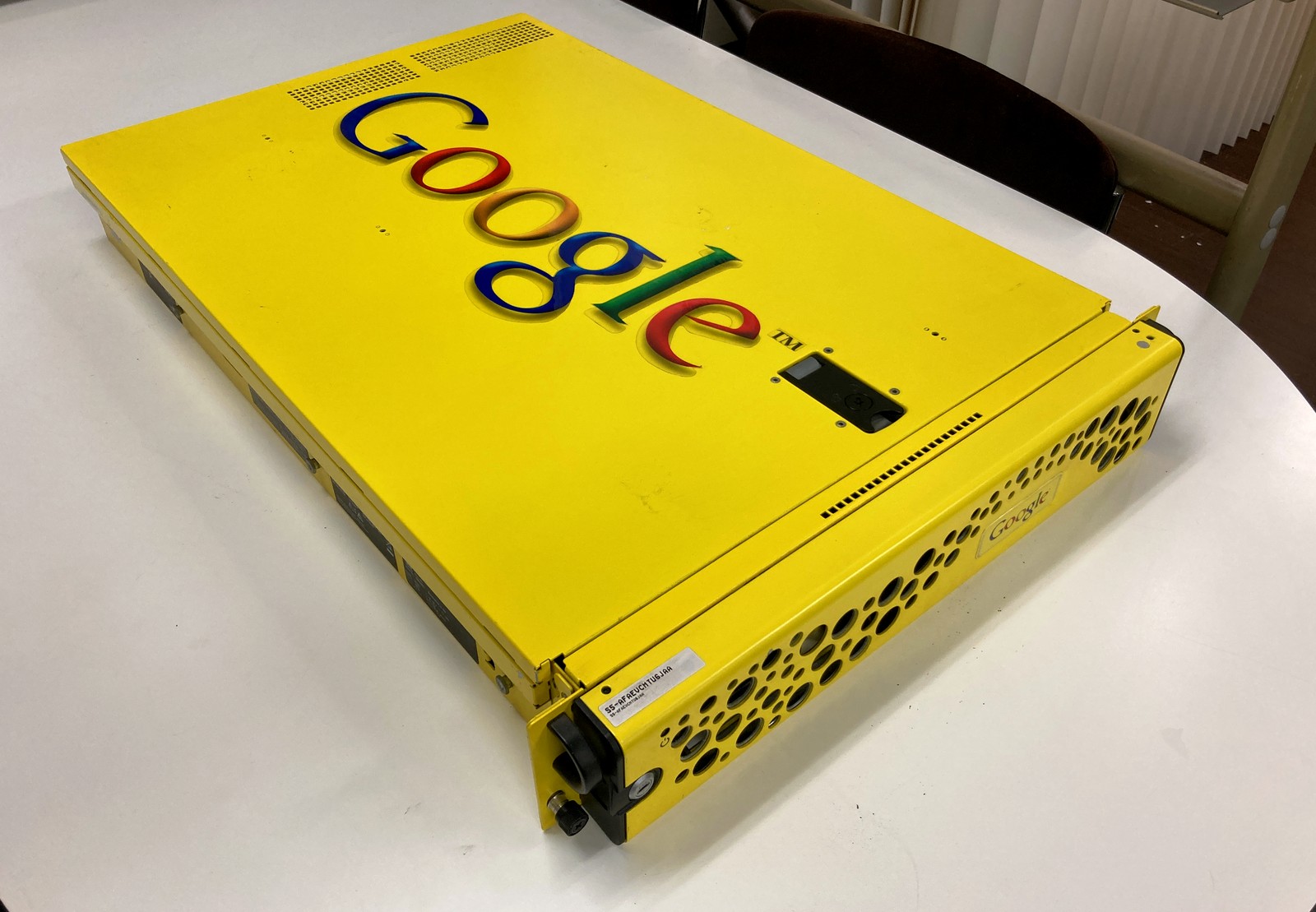 2008年に導入した Google Search Appliance の実機
